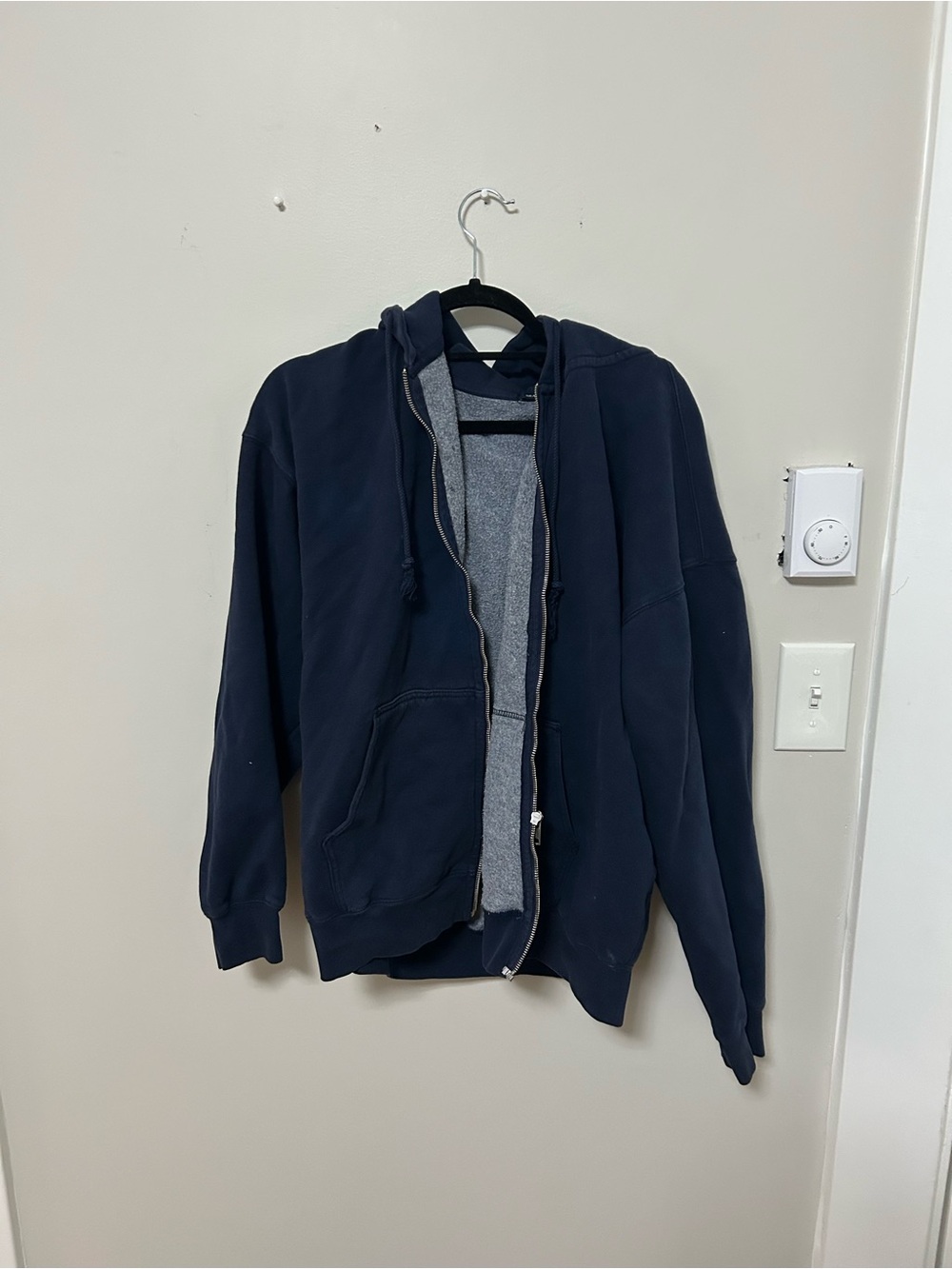Brandy Melville Navy Zip-Up Hoodie Sweater - Classic Casual